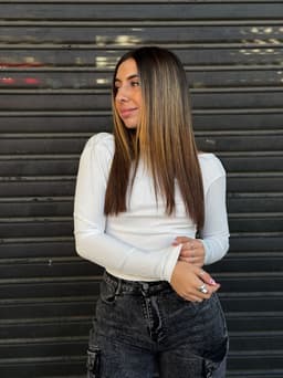 Remera Tulum con escote en espalda - imagen
