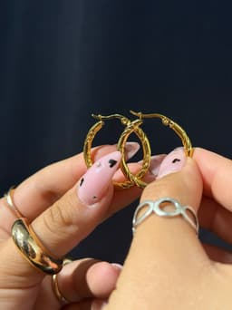 Caravanas torneadas en tendencia por MAYOR ($100 c/u Pack de 12 unidades) - imagen