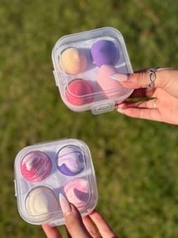 Estuche con 4 esponjas diversas para maquillaje - imagen