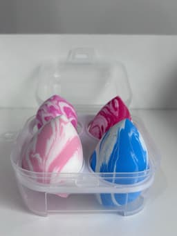 Estuche con 4 esponjas de maquillaje - imagen