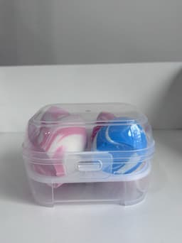 Estuche con 4 esponjas de maquillaje - imagen