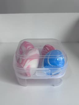 Estuche con 4 esponjas de maquillaje - imagen