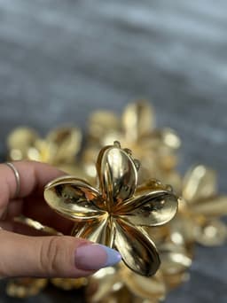 Pinza diseño de flor brillante - imagen