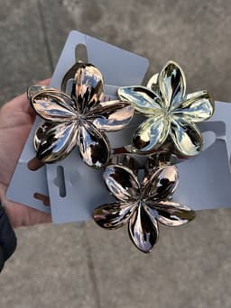 Pinza diseño de flor brillante - imagen