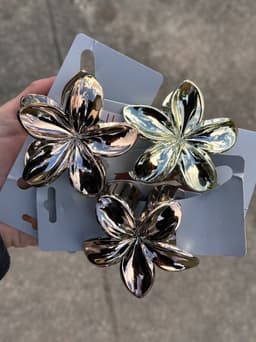 Pinza diseño de flor brillante - imagen