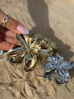 Pinza diseño de flor brillante - imagen