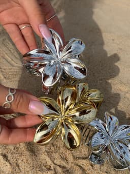 Pinza diseño de flor brillante - imagen