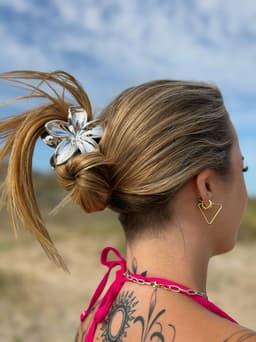 Pinza diseño de flor brillante - imagen