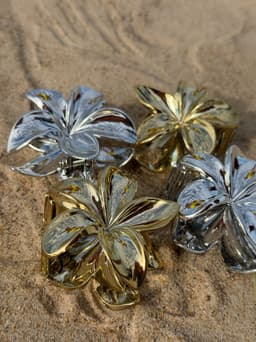 Pinza diseño de flor brillante por MAYOR ($50 c/u Pack de 12 unidades) - imagen