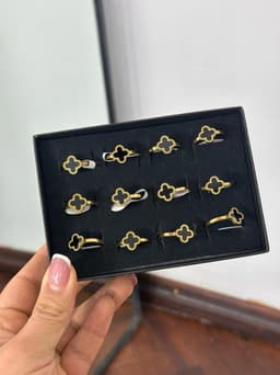 Anillo en tendencia color dorado - imagen