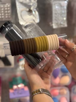 Frasco de colitas de diferentes colores
