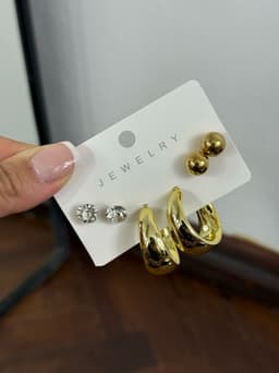 Estuche con 3 pares de caravanas en tendencia por MAYOR ($30 c/u Pack de 12 set) - imagen