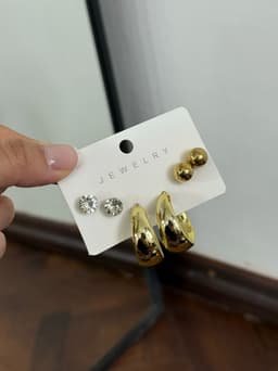 Estuche con 3 pares de caravanas en tendencia - imagen