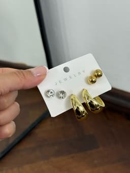 Estuche con 3 pares de caravanas en tendencia - imagen