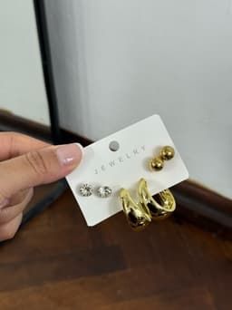 Estuche con 3 pares de caravanas en tendencia - imagen