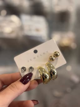 Estuche con 3 pares de caravanas en tendencia - imagen