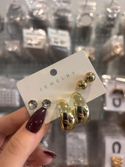 Estuche con 3 pares de caravanas en tendencia - imagen