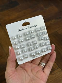 Paquete con 15 pares de perlas en tendencia - imagen