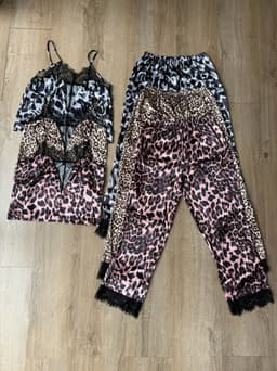 Conjunto de pijama animal Print por MAYOR ($390 c/u Pack de 12 unidades) - imagen