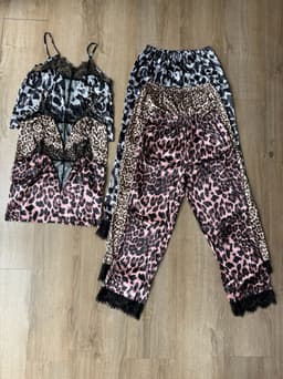 Conjunto de pijama animal Print por MAYOR ($390 c/u Pack de 12 unidades) - imagen