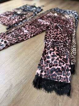 Conjunto de pijama animal Print por MAYOR ($390 c/u Pack de 12 unidades) - imagen