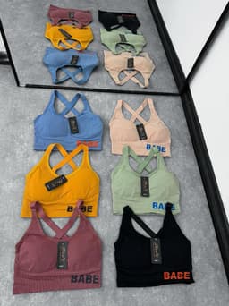 Top deportivo con push up - imagen