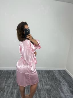 Bata de saten de lenceria - imagen