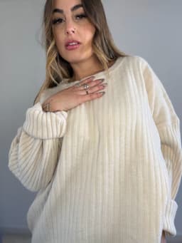 Buzo de hilo vanalado  oversize - imagen