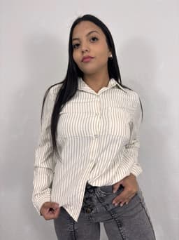 Camisa sastrera con mangas largas  y lineas - imagen