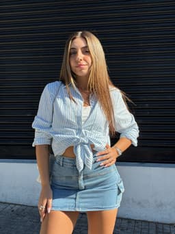 Camisa sastrera con mangas largas  y lineas - imagen