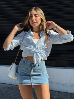 Camisa sastrera con mangas largas  y lineas - imagen