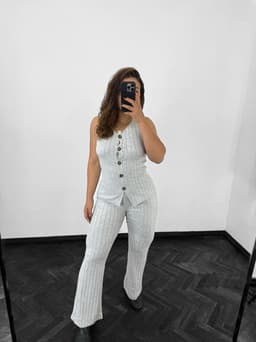 Conjunto sastrero con top con botones y palazo oxford - imagen