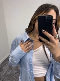 Camisa con manga larga  de varios colores - imagen
