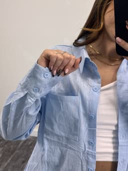 Camisa con manga larga  de varios colores - imagen