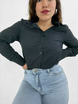 Camisa con manga larga  de varios colores - imagen