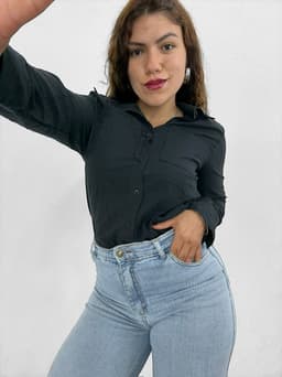 Camisa con manga larga  de varios colores - imagen