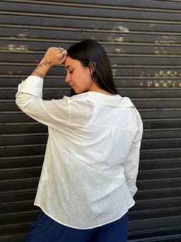 Camisa con manga larga  de varios colores - imagen