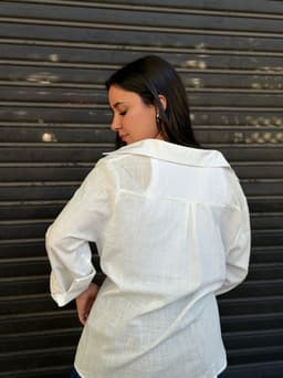 Camisa con manga larga  de varios colores - imagen