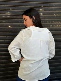 Camisa con manga larga  de varios colores - imagen