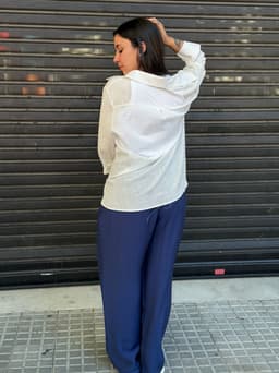 Camisa con manga larga  de varios colores - imagen