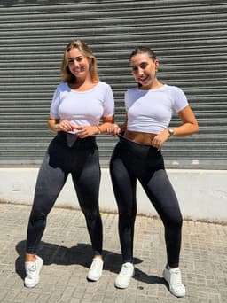 Calza efecto Push UP con cierre en pierna - imagen