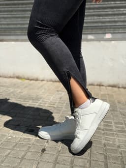 Calza efecto Push UP con cierre en pierna - imagen
