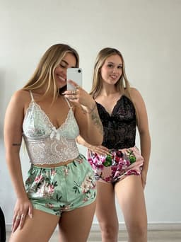 Pijama de dama diseño floral mas top con encaje - imagen