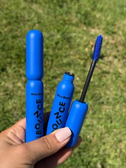Mascara Rimel de pestañas color azul - imagen