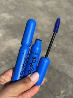 Mascara Rimel de pestañas color azul - imagen