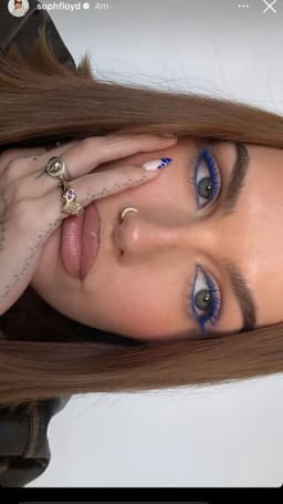 Mascara Rimel de pestañas color azul - imagen
