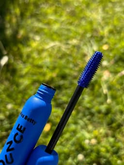 Mascara Rimel de pestañas color azul - imagen