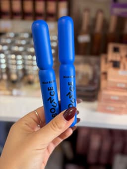 Mascara Rimel de pestañas color azul - imagen