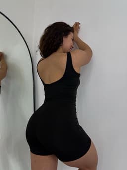 Enterito negro con breteles - imagen