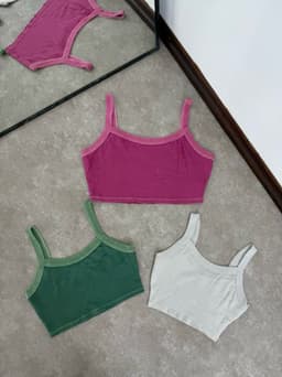 Top musculosa con breteles - imagen